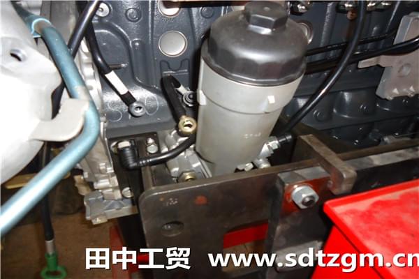 發(fā)動機翻轉(zhuǎn)頭.jpg