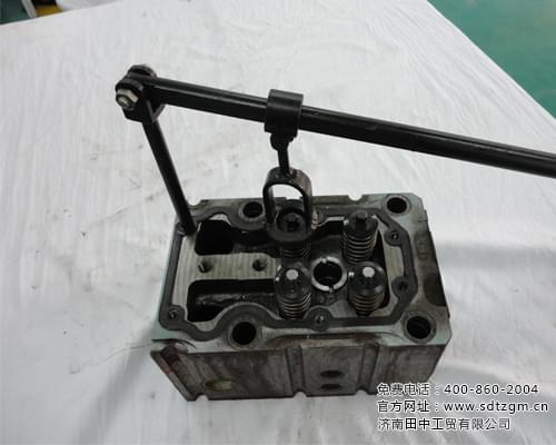 濰柴發(fā)動機(jī)氣門彈簧壓縮器使用.jpg