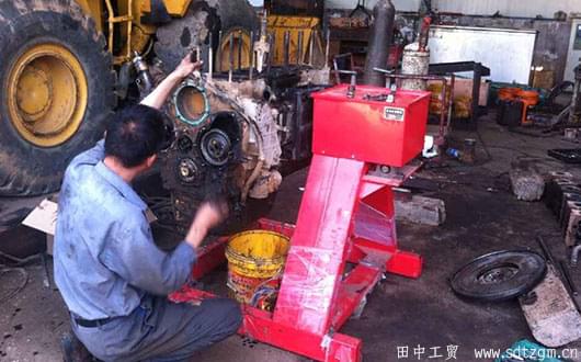 客戶使用田中發(fā)動機(jī)大修翻轉(zhuǎn)架.jpg
