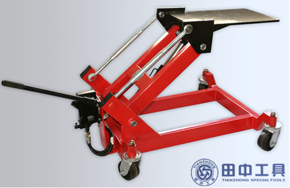 田中變速箱液壓拖車產(chǎn)品實拍