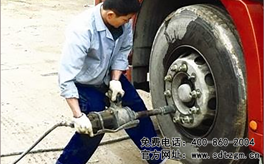 移動(dòng)式上門(mén)保養(yǎng)服務(wù)車(chē)快修功能——輪胎更換、保輪