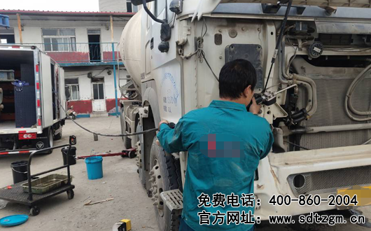 移動(dòng)式上門(mén)保養(yǎng)服務(wù)車(chē)養(yǎng)護(hù)功能——潤(rùn)滑油品的加注更換
