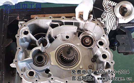 ZF16檔變速器拆卸，ZF變速箱維修工具