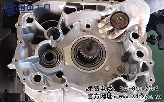 ZF16檔變速器拆卸，ZF變速箱維修工具