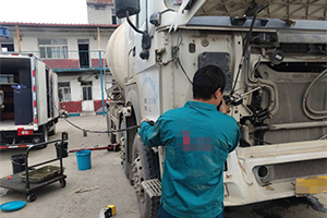 更換機(jī)油、變速箱齒輪油